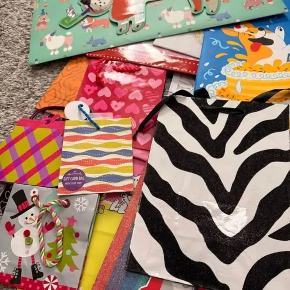 Big Lot Assorted Gift Bags Many Designs